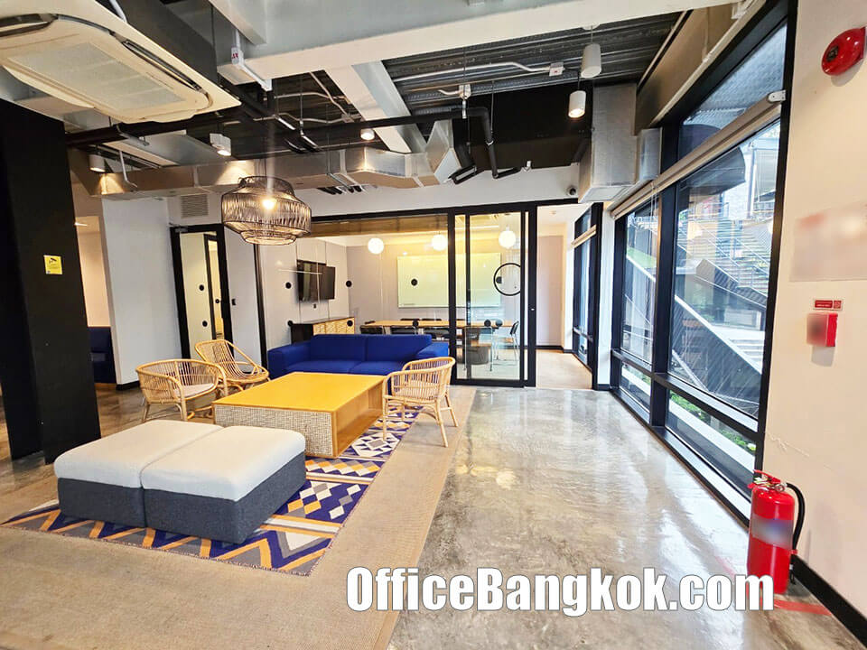 เช่าสำนักงานสำเร็จรูปอาคารสุทธิ (Rent Service Office at Suthi Building) Co-Working Space และออฟฟิศขนาดเล็กให้เช่าพร้อมเฟอร์นิเจอร์ทำเลเพชรบุรีตัดใหม่